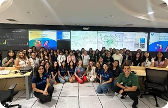8M: Ingenieras de Movistar inspiran a adolescentes a elegir carreras tecnológicas en el Perú